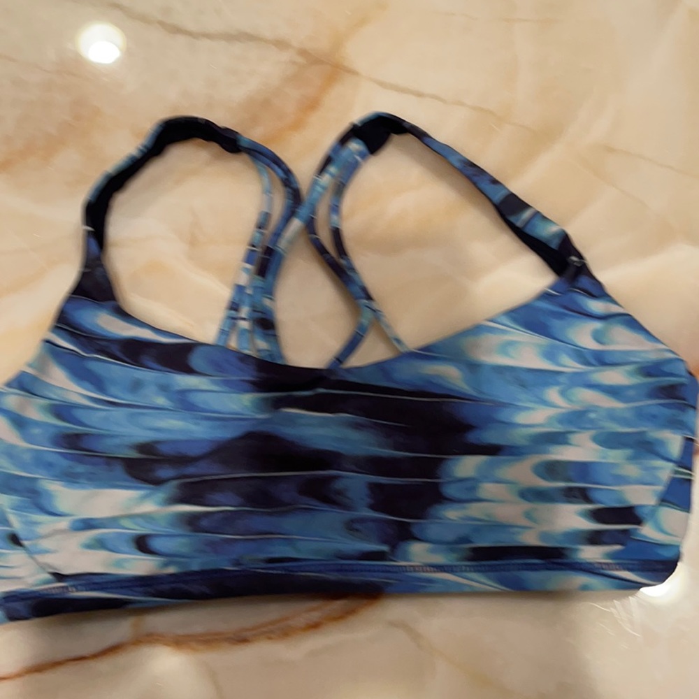 Lululemon sports bra
